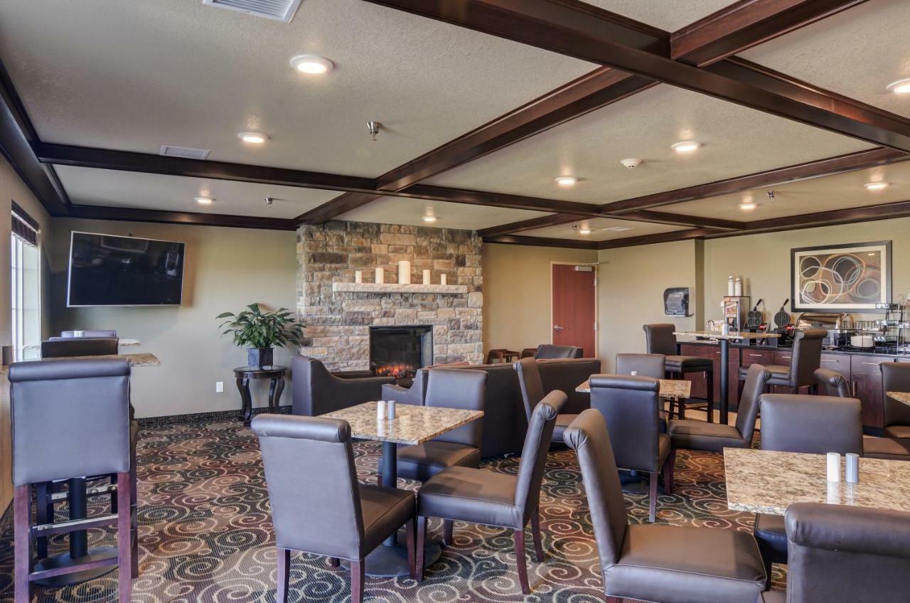 Cobblestone Inn And Suites - Eaton Exterior foto